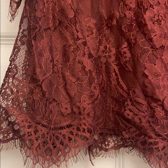 Off the Shoulder Crop Too - Picture 2 of 3